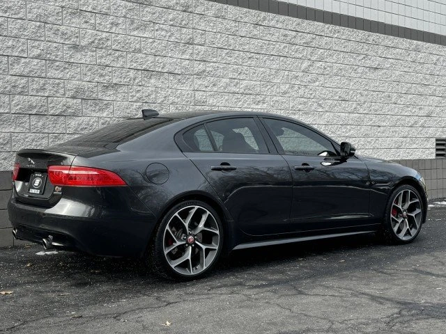 2018 Jaguar XE - Image 15 of 19