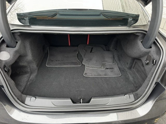 2018 Jaguar XE - Image 8 of 19