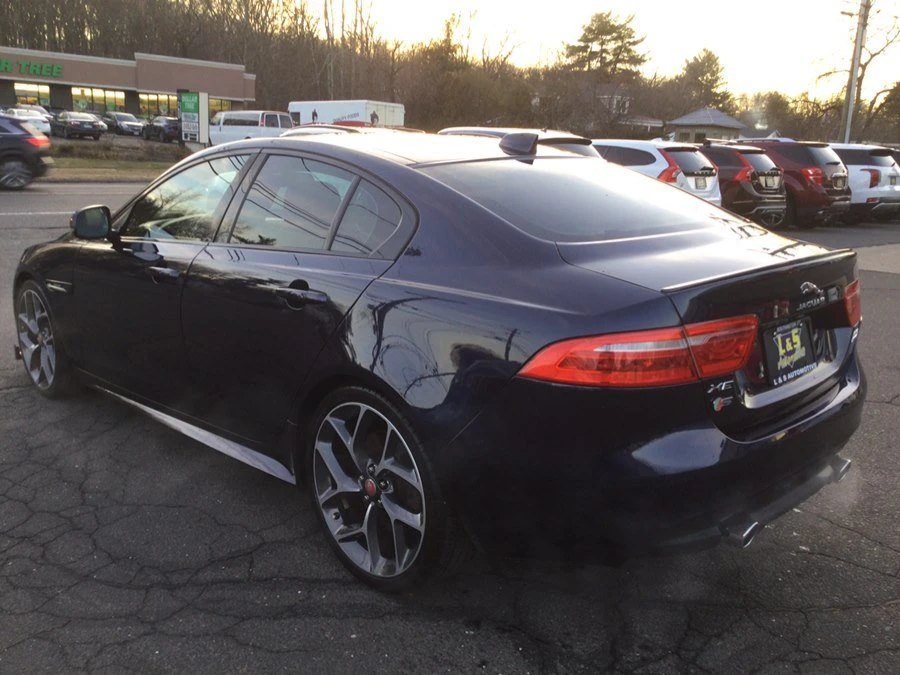 2018 Jaguar XE - Image 7 of 20