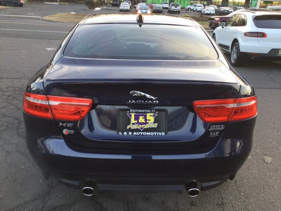 2018 Jaguar XE - Image 6 of 20