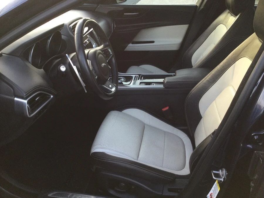 2018 Jaguar XE - Image 19 of 20