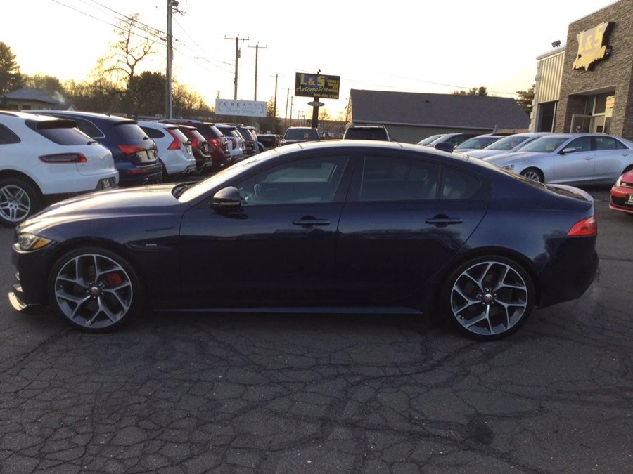 2018 Jaguar XE - Image 8 of 20