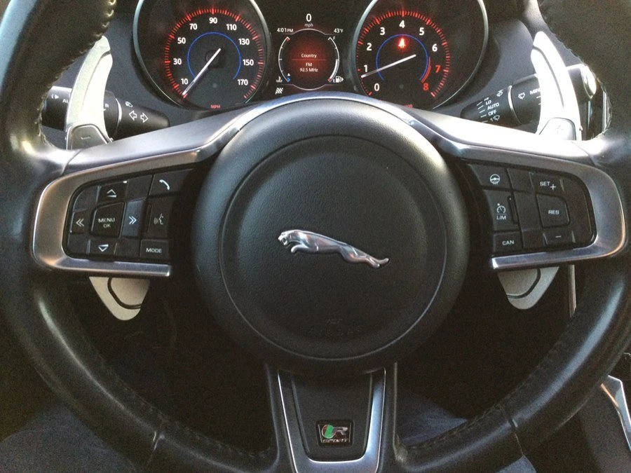 2018 Jaguar XE - Image 11 of 20
