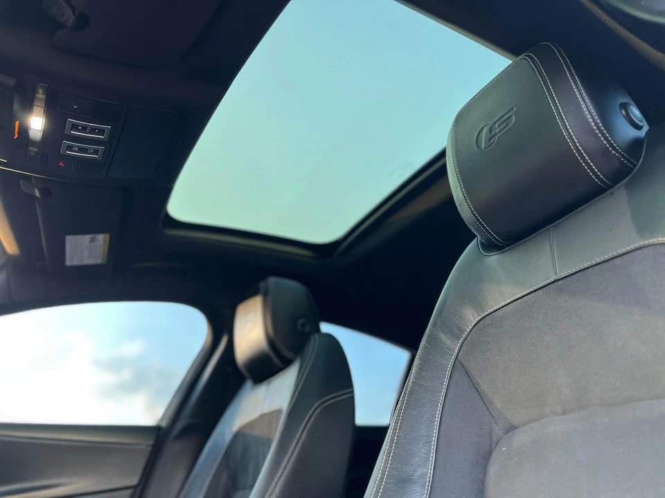 2018 Jaguar XE - Image 12 of 20
