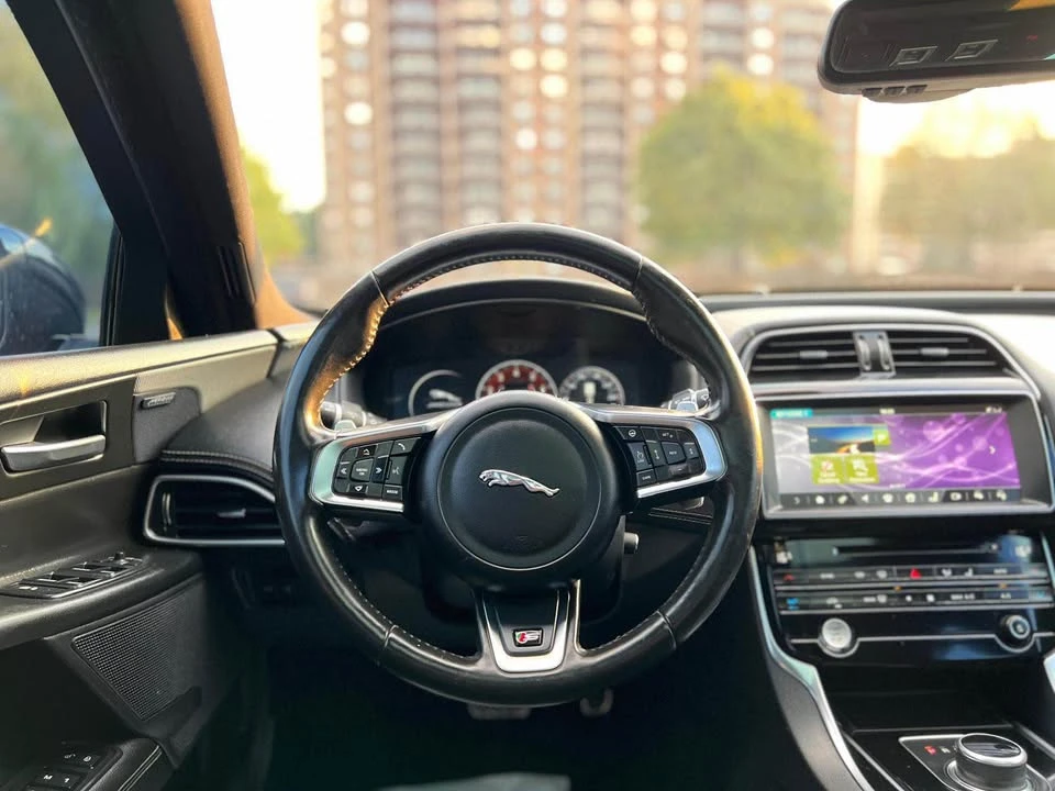 2018 Jaguar XE - Image 20 of 20