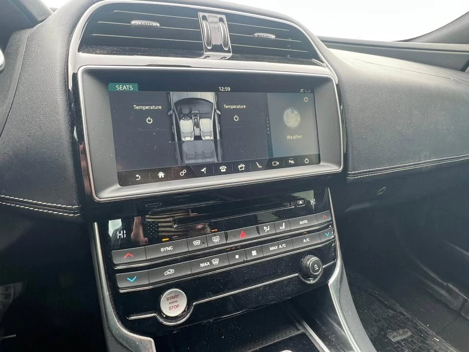 2018 Jaguar XE - Image 8 of 16