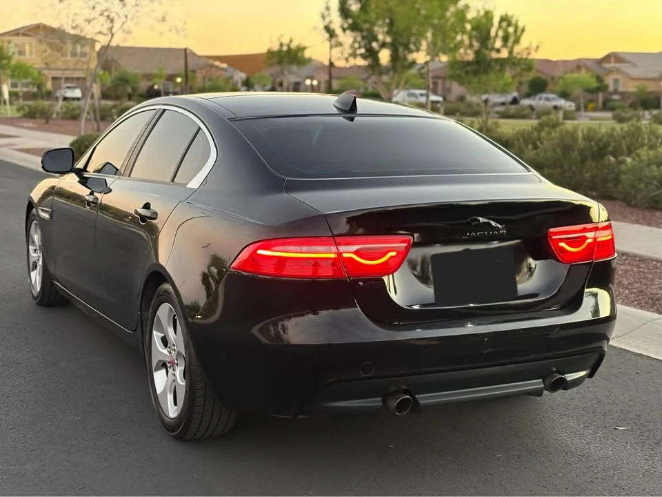 2018 Jaguar XE - Image 6 of 15