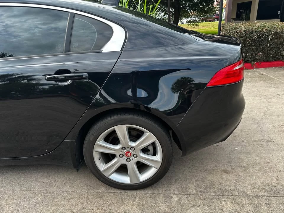 2018 Jaguar XE - Image 9 of 14