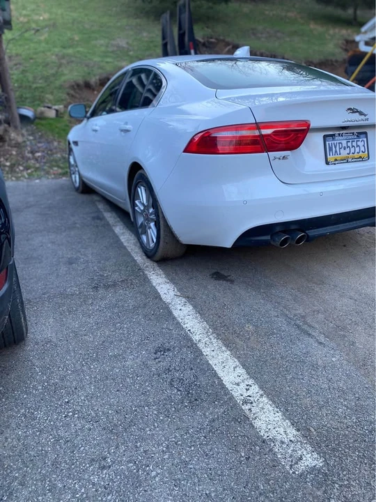 2018 Jaguar XE - Image 3 of 8