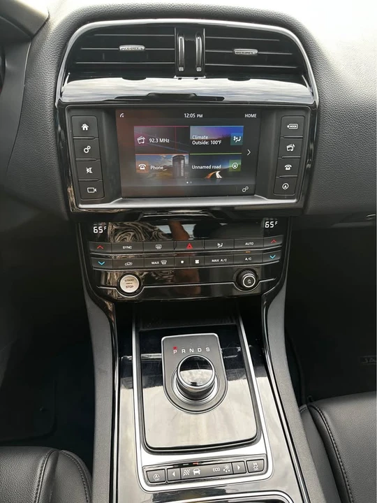 2018 Jaguar XE - Image 4 of 14