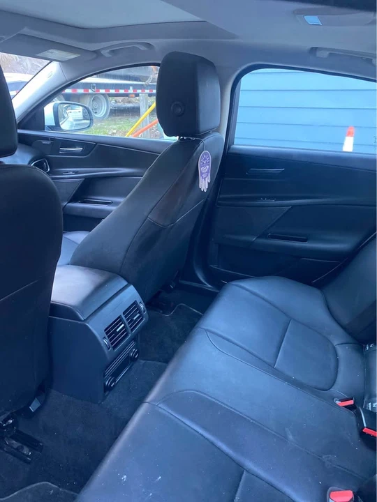 2018 Jaguar XE - Image 6 of 8