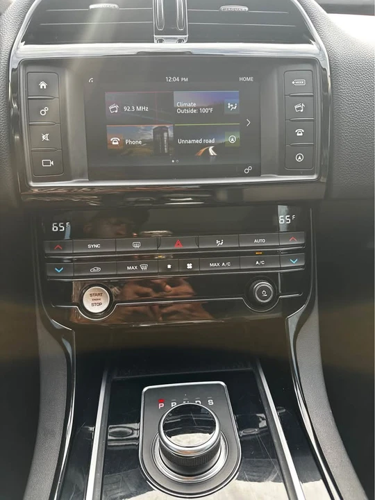 2018 Jaguar XE - Image 7 of 14