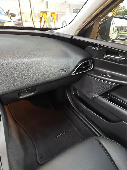 2018 Jaguar XE - Image 14 of 14