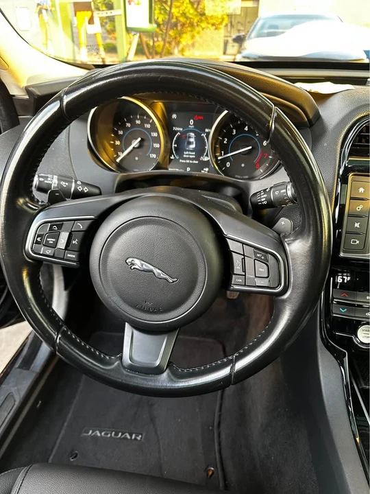 2018 Jaguar XE - Image 13 of 14