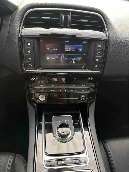 2018 Jaguar XE - Image 5 of 14