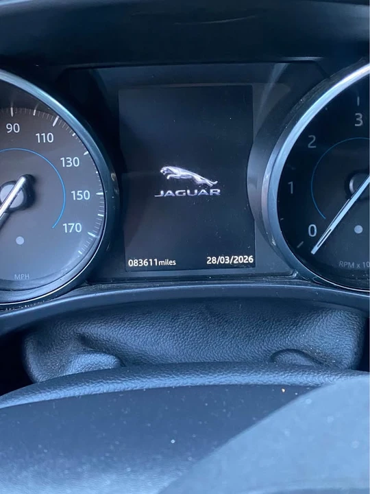 2018 Jaguar XE - Image 8 of 8