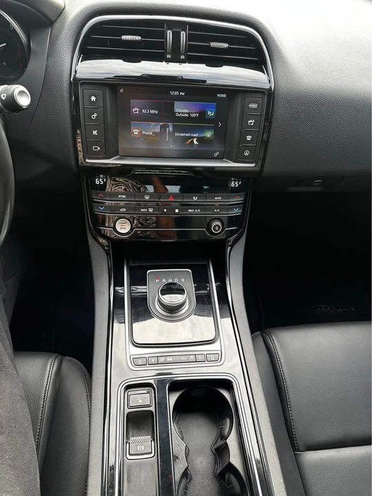 2018 Jaguar XE - Image 3 of 14