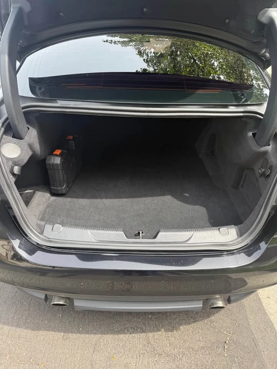 2018 Jaguar XE - Image 11 of 12