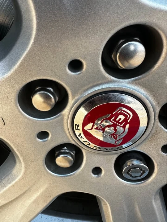 2018 Jaguar XE - Image 11 of 14