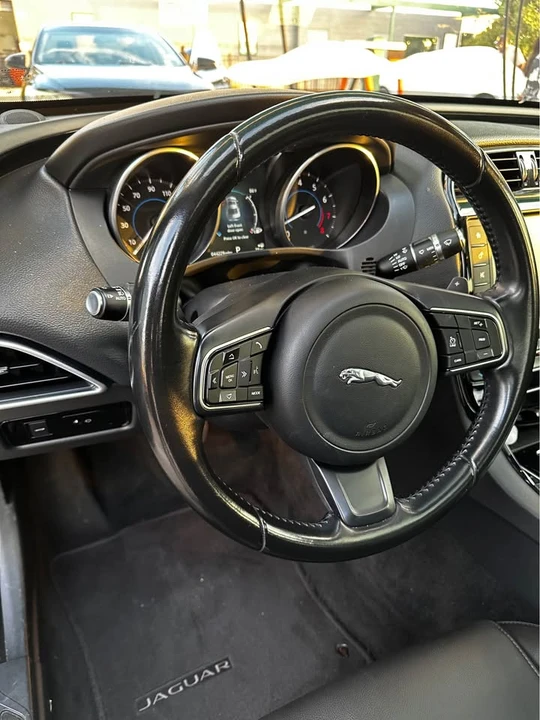 2018 Jaguar XE - Image 12 of 14