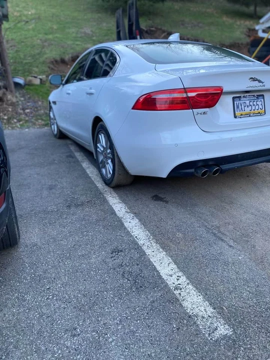 2018 Jaguar XE - Image 6 of 8