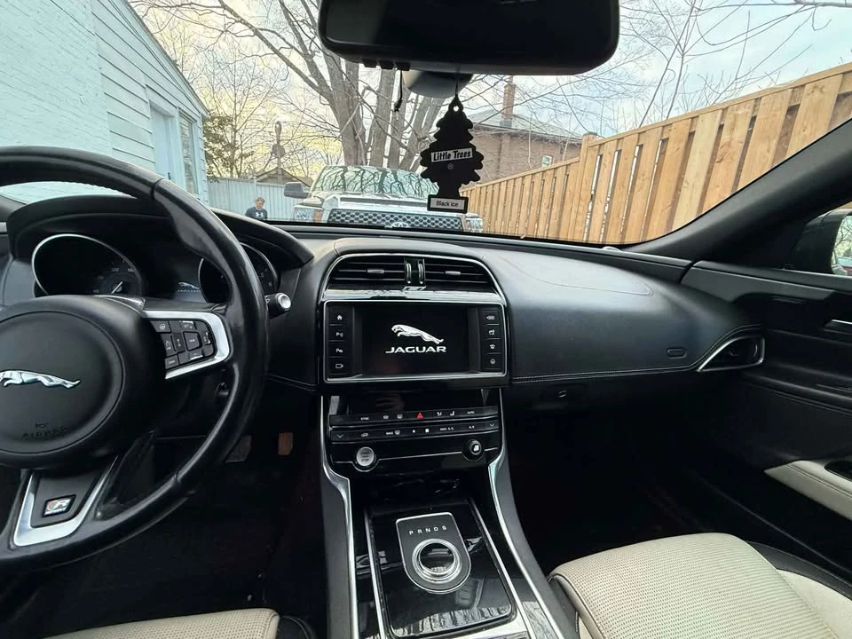 2018 Jaguar XE - Image 6 of 14