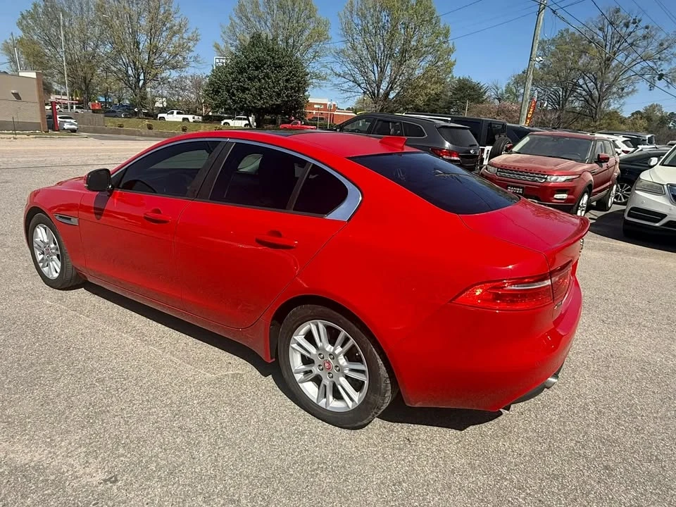 2018 Jaguar XE - Image 5 of 20