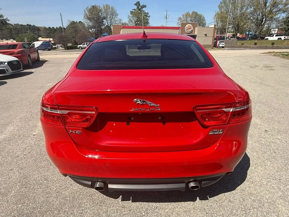 2018 Jaguar XE - Image 8 of 20
