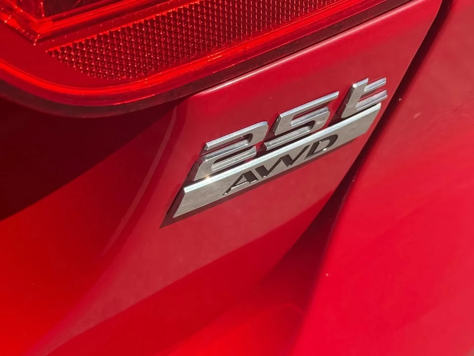 2018 Jaguar XE - Image 12 of 20