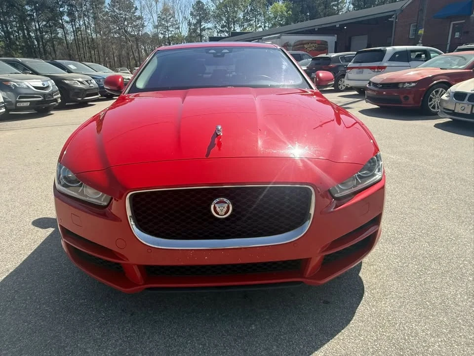 2018 Jaguar XE - Image 2 of 20