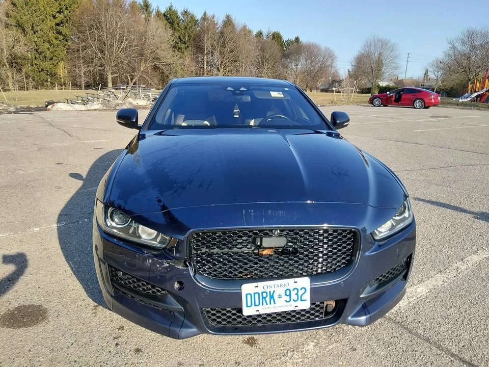 2018 Jaguar XE - Image 2 of 14