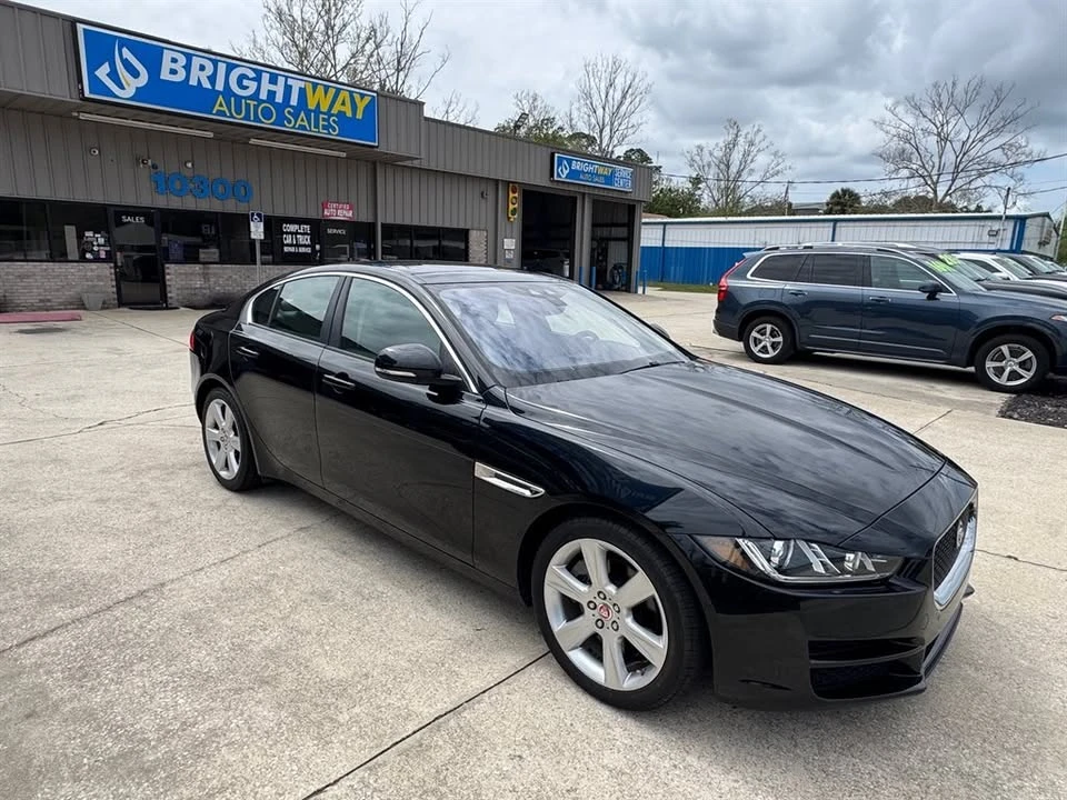 2018 Jaguar XE - Image 3 of 13