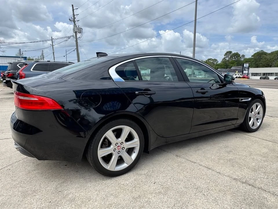 2018 Jaguar XE - Image 5 of 13
