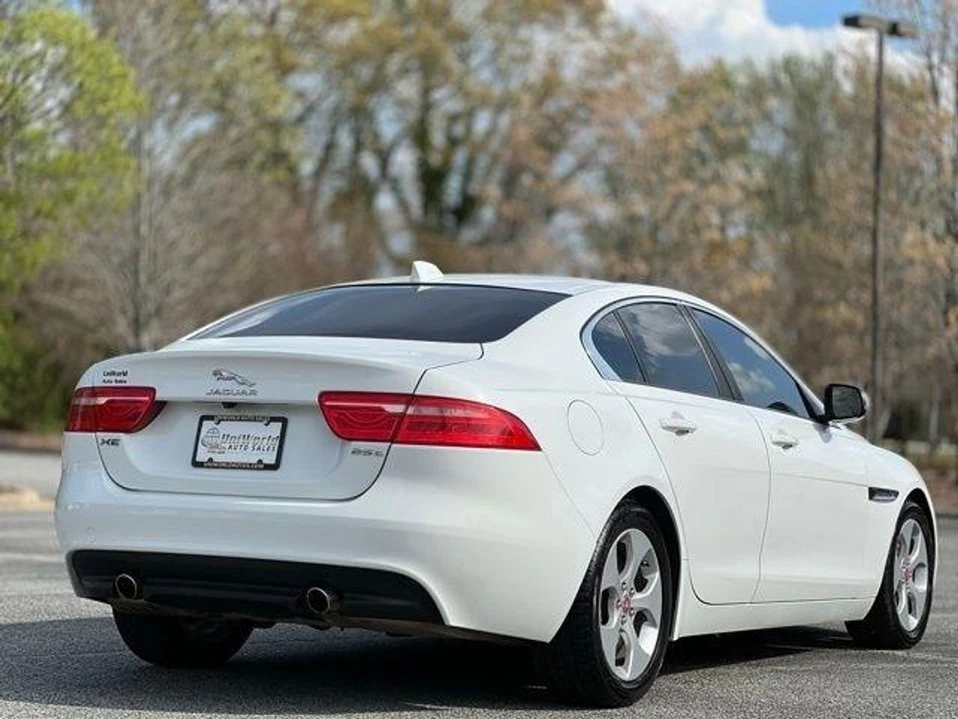 2018 Jaguar XE - Image 4 of 20