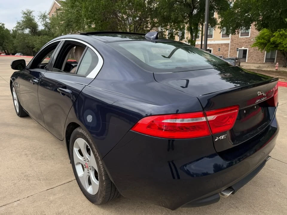 2018 Jaguar XE - Image 5 of 20