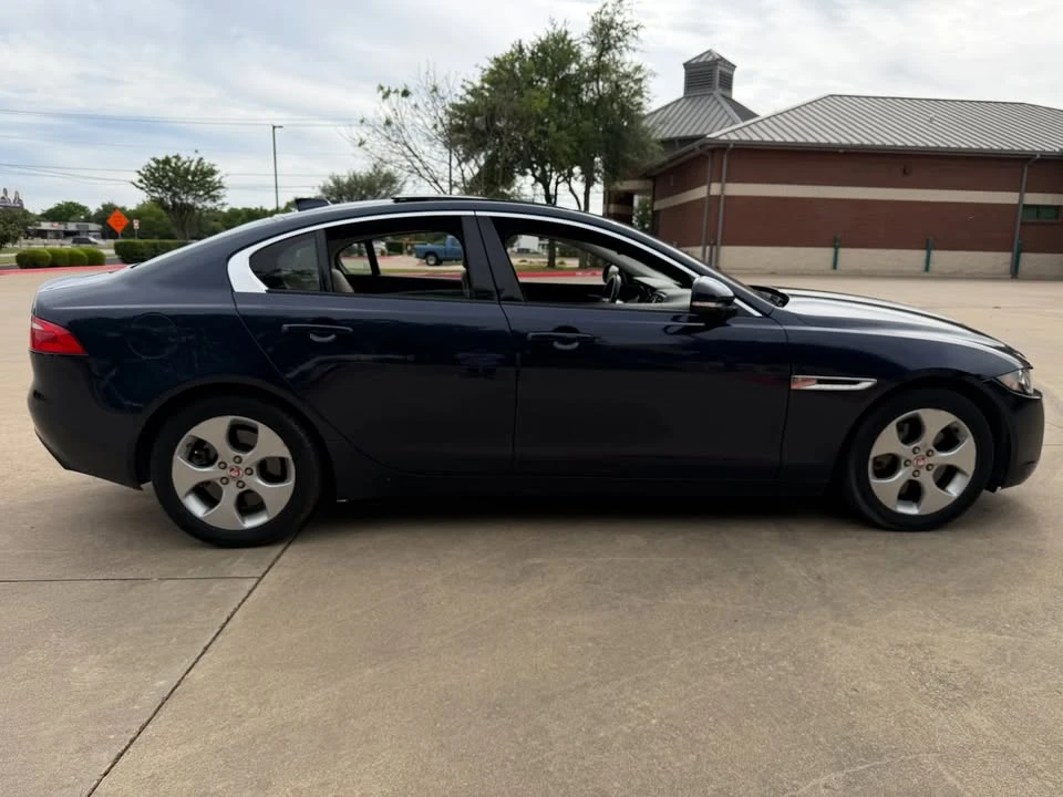 2018 Jaguar XE - Image 8 of 20