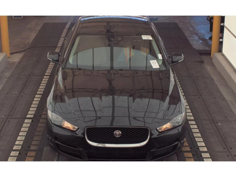 2018 Jaguar XE - Image 2 of 14