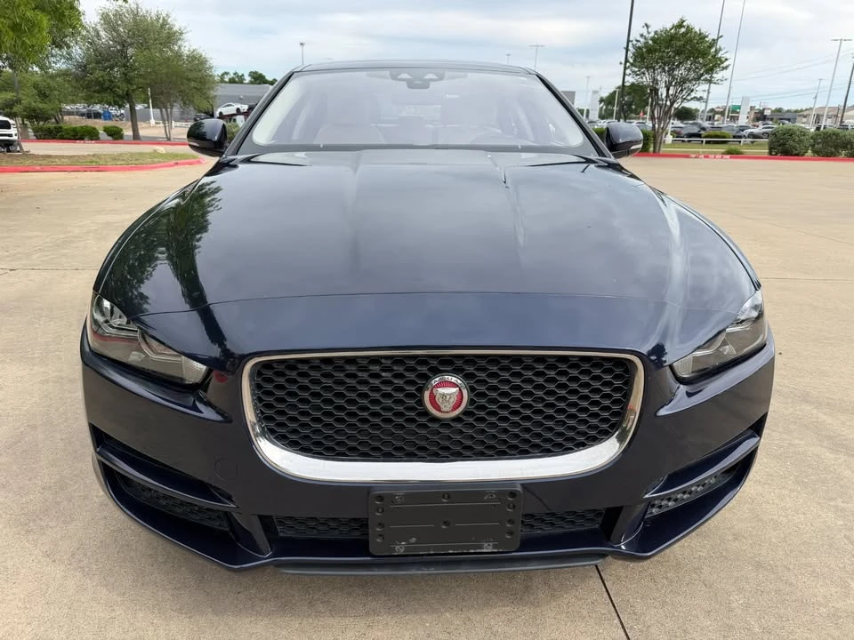 2018 Jaguar XE - Image 2 of 20
