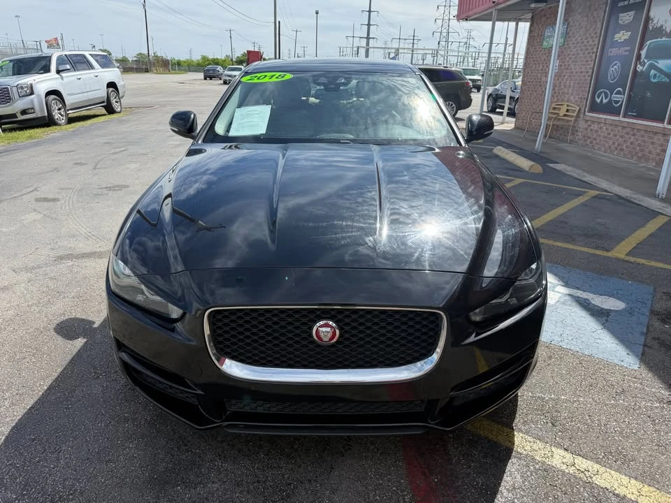 2018 Jaguar XE - Image 8 of 19