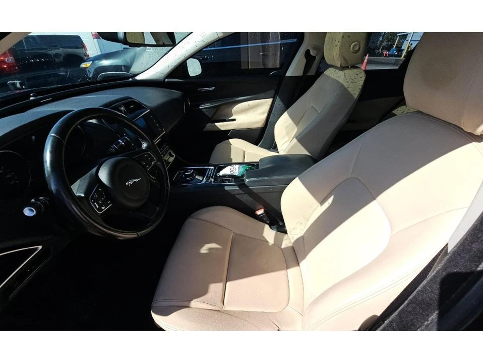 2018 Jaguar XE - Image 7 of 14