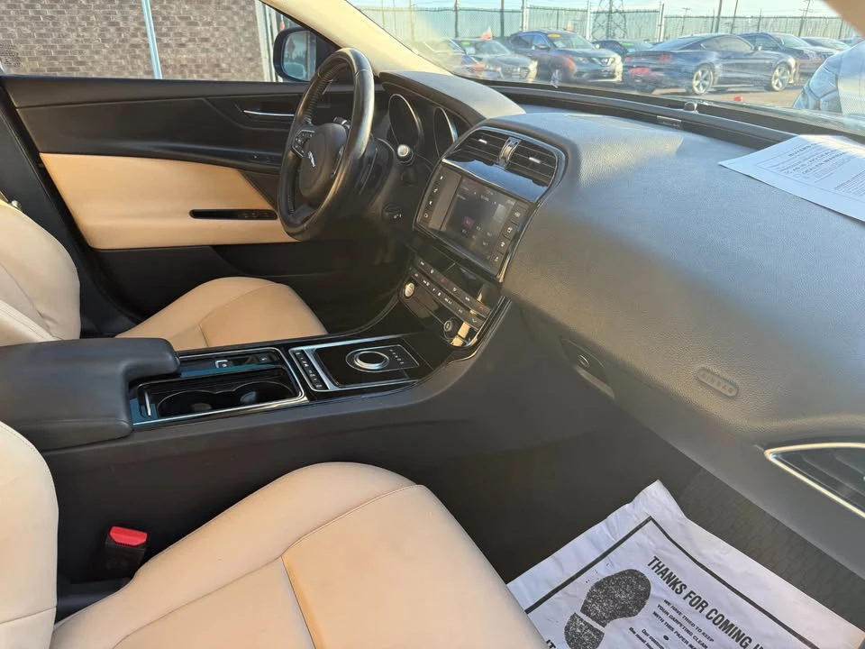 2018 Jaguar XE - Image 16 of 19