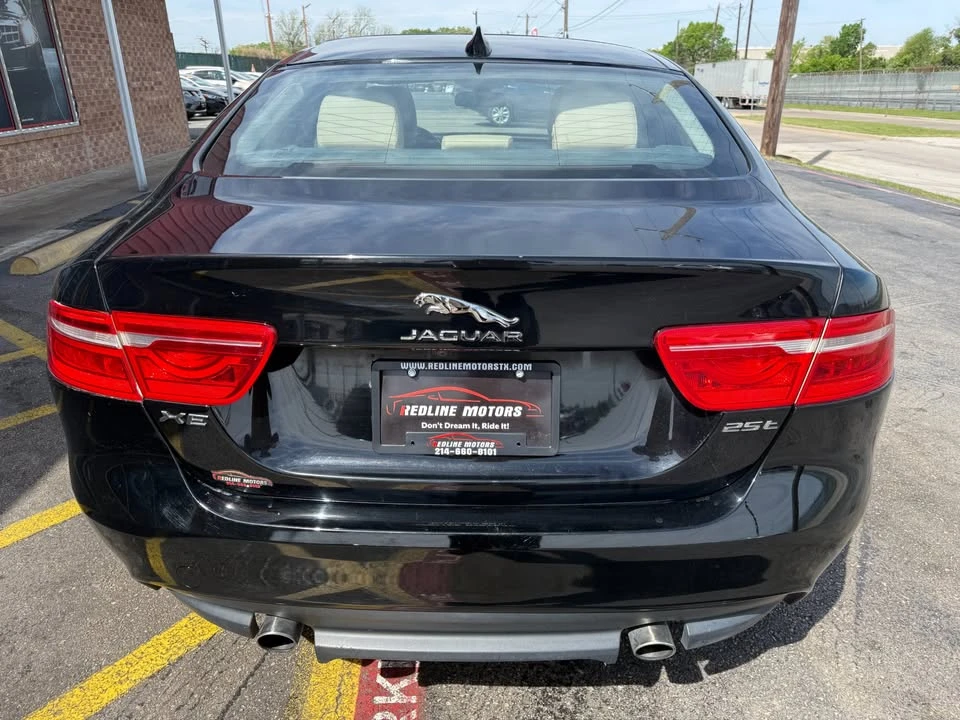 2018 Jaguar XE - Image 4 of 19