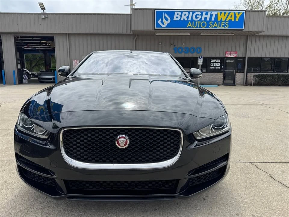 2018 Jaguar XE - Image 4 of 13