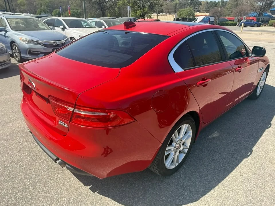 2018 Jaguar XE - Image 7 of 20