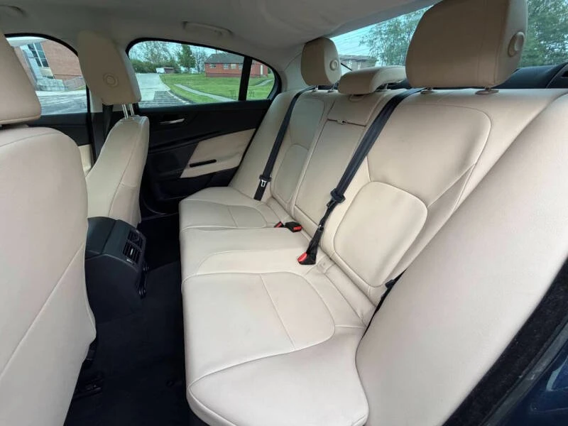 2018 Jaguar XE - Image 15 of 16