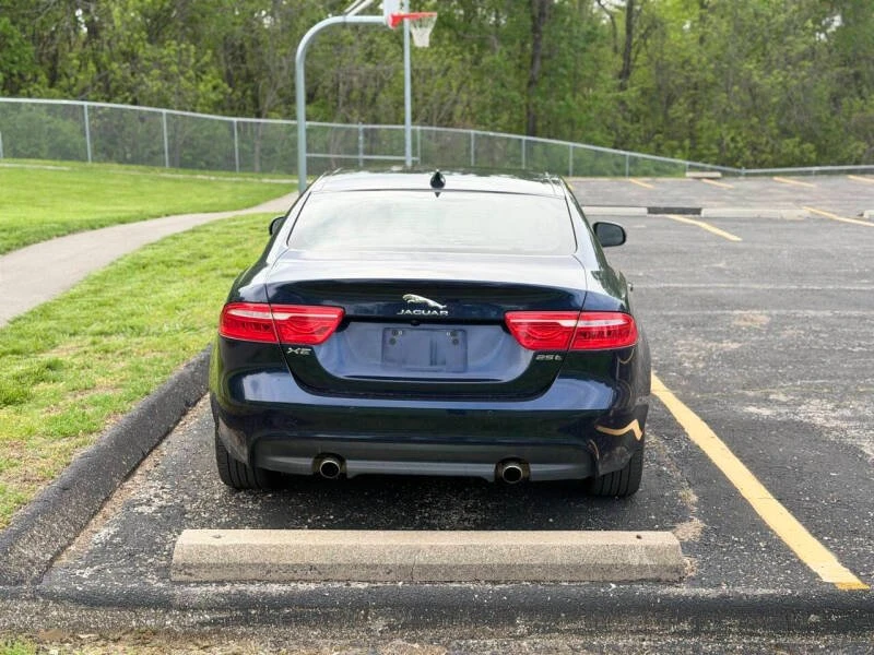 2018 Jaguar XE - Image 4 of 16