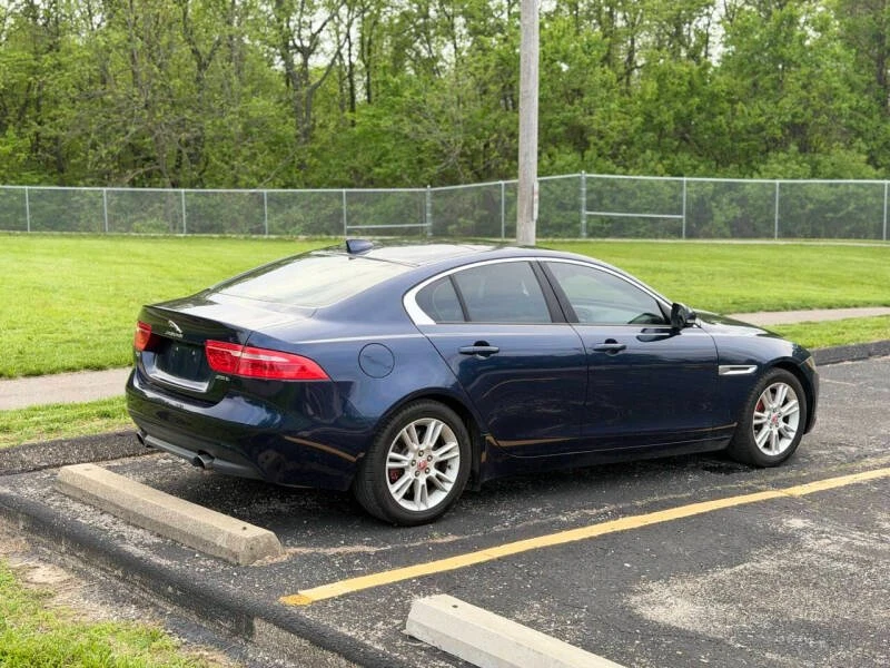 2018 Jaguar XE - Image 5 of 16