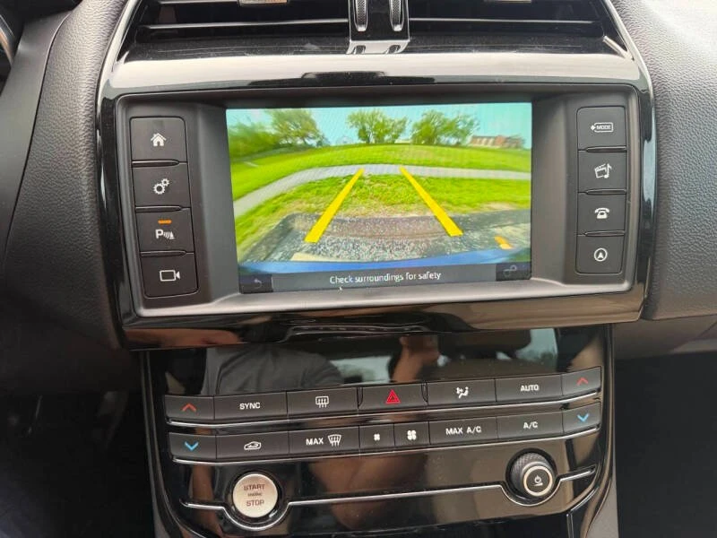 2018 Jaguar XE - Image 11 of 16