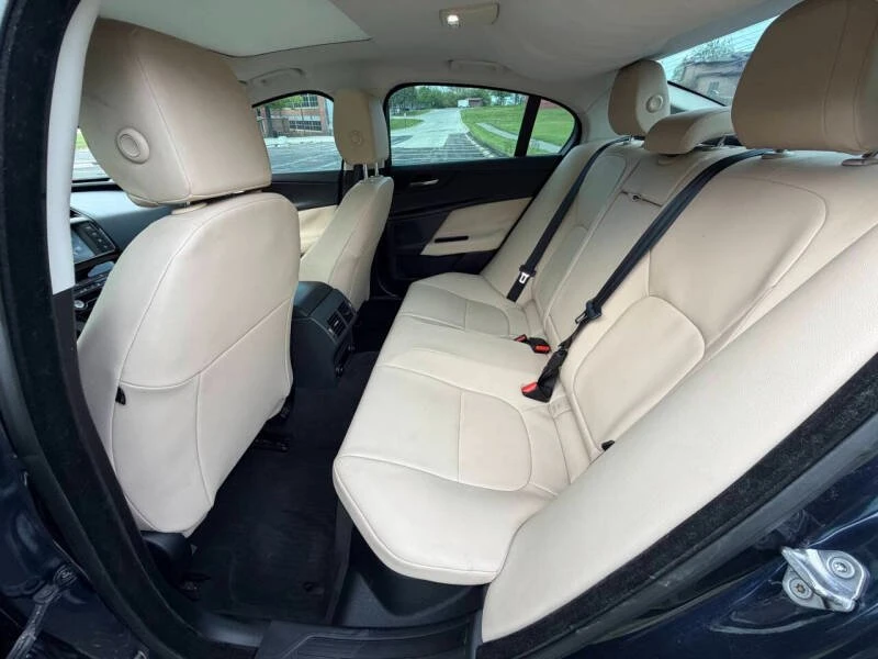 2018 Jaguar XE - Image 13 of 16