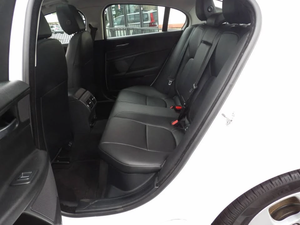 2018 Jaguar XE - Image 9 of 14